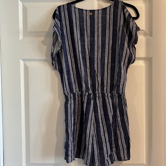 Hawaiian Topic Romper - Picture 3 of 3